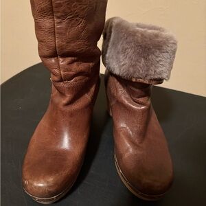 UGG Brown Leather Winter Boots with Fur Cuff